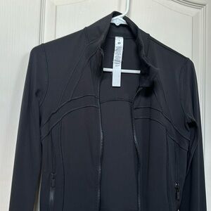 NWOT Lululemon define cropped Nulu size 6